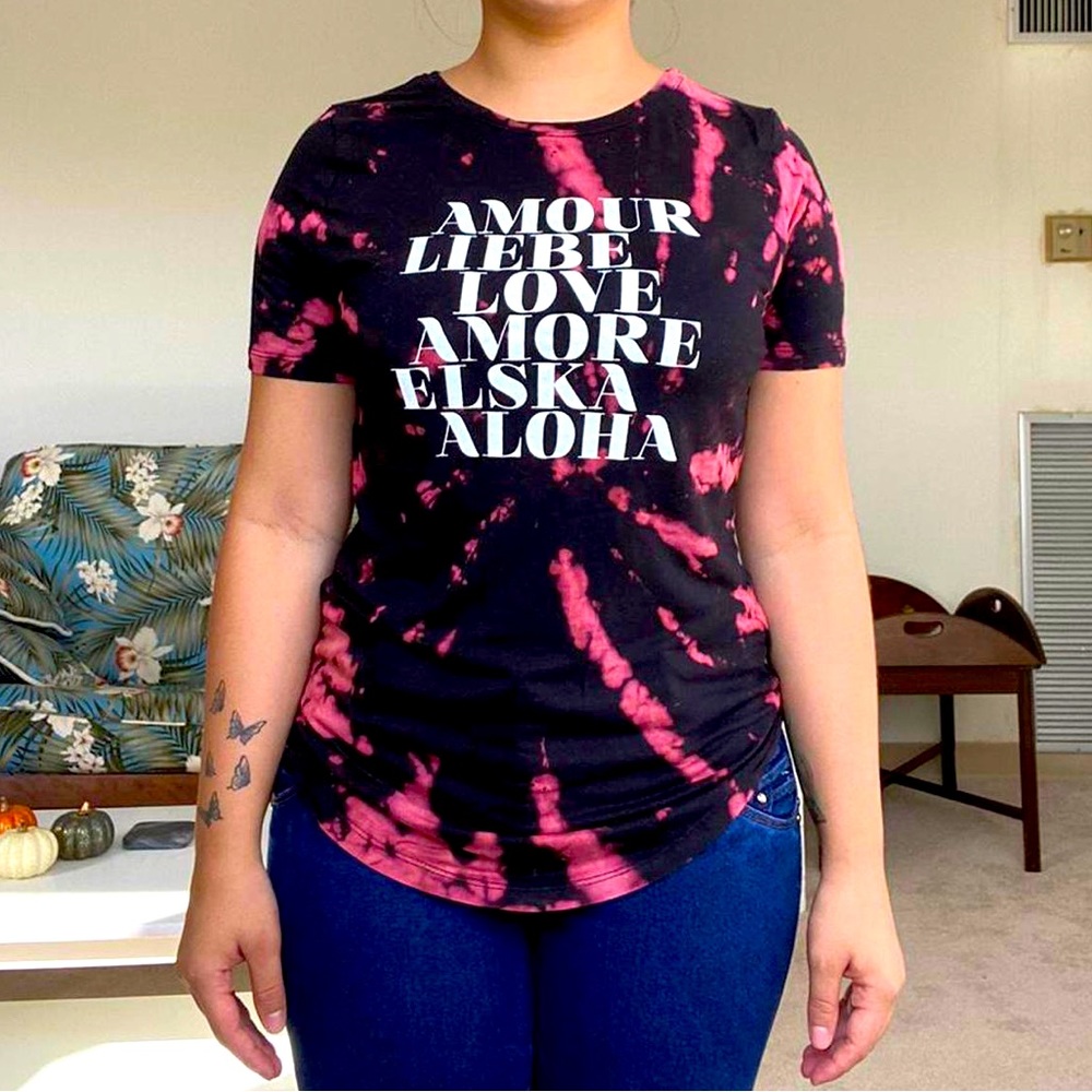 Old navy black armour short sleeve shirt